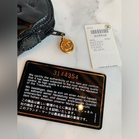 CHANEL 1995 PATENT LEATHER LOGO POUCH PURSE BAG BLACK GOLD TONE ZIPPER NEW TAGS - Picture 4 of 13